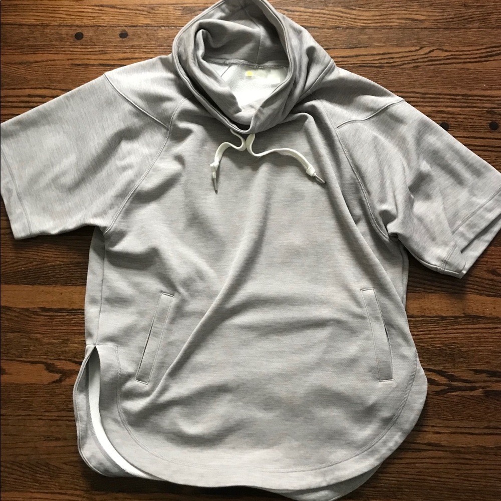 Zella short sleeve sweater